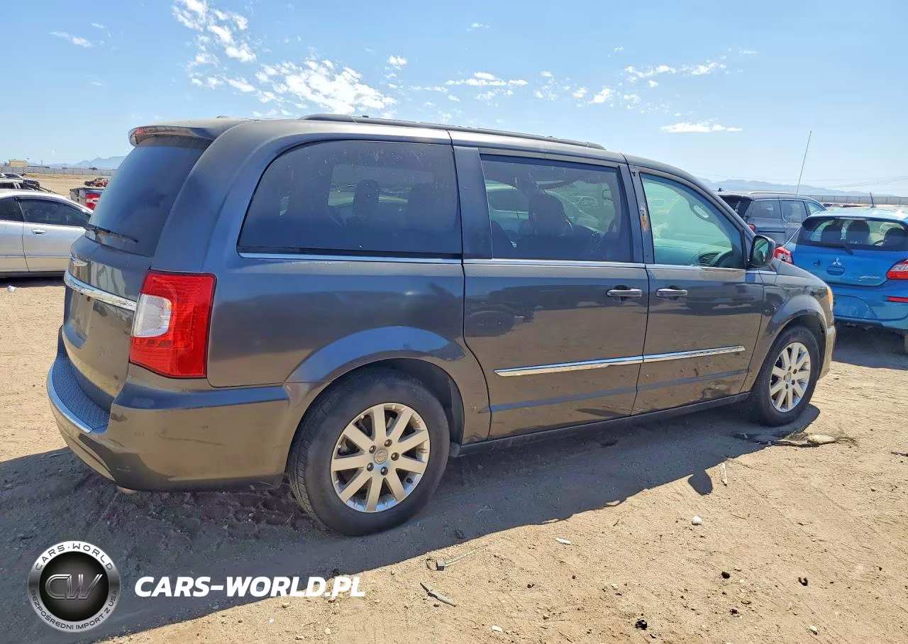 2016 Chrysler Town & Country Touring VIN:2C4RC1BG6GR213453 - 3