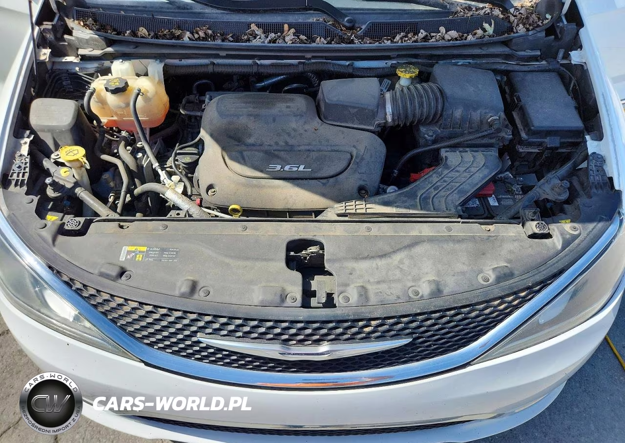 2017 Chrysler Pacifica Limited VIN:2C4RC1GG6HR759907 - 12