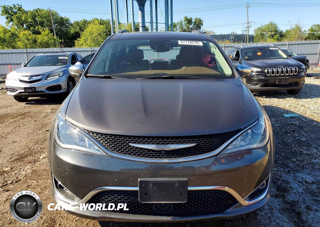 2017 Chrysler Pacifica Limited VIN:2C4RC1GG4HR753605 - 5