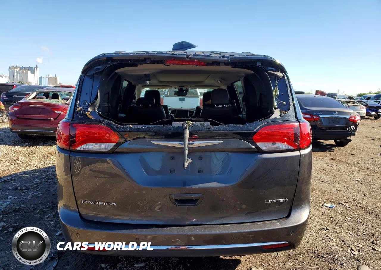 2017 Chrysler Pacifica Limited VIN:2C4RC1GG4HR753605 - 6