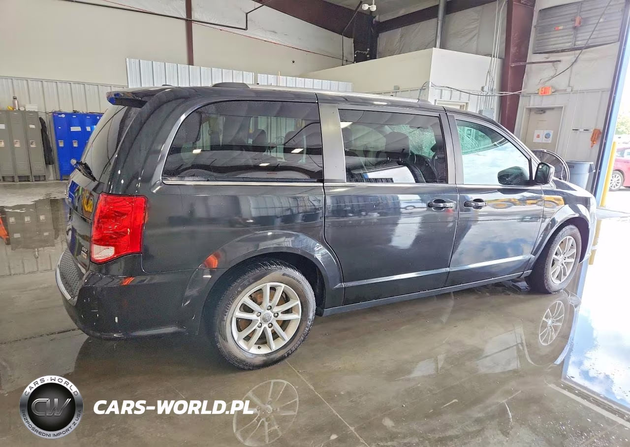 2018 Dodge Grand Caravan Sxt VIN:2C4RDGCG9JR207653 - 3