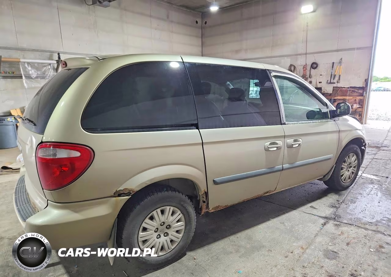 2007 Chrysler Town & Country Lx VIN:1A4GJ45R87B246460 - 3