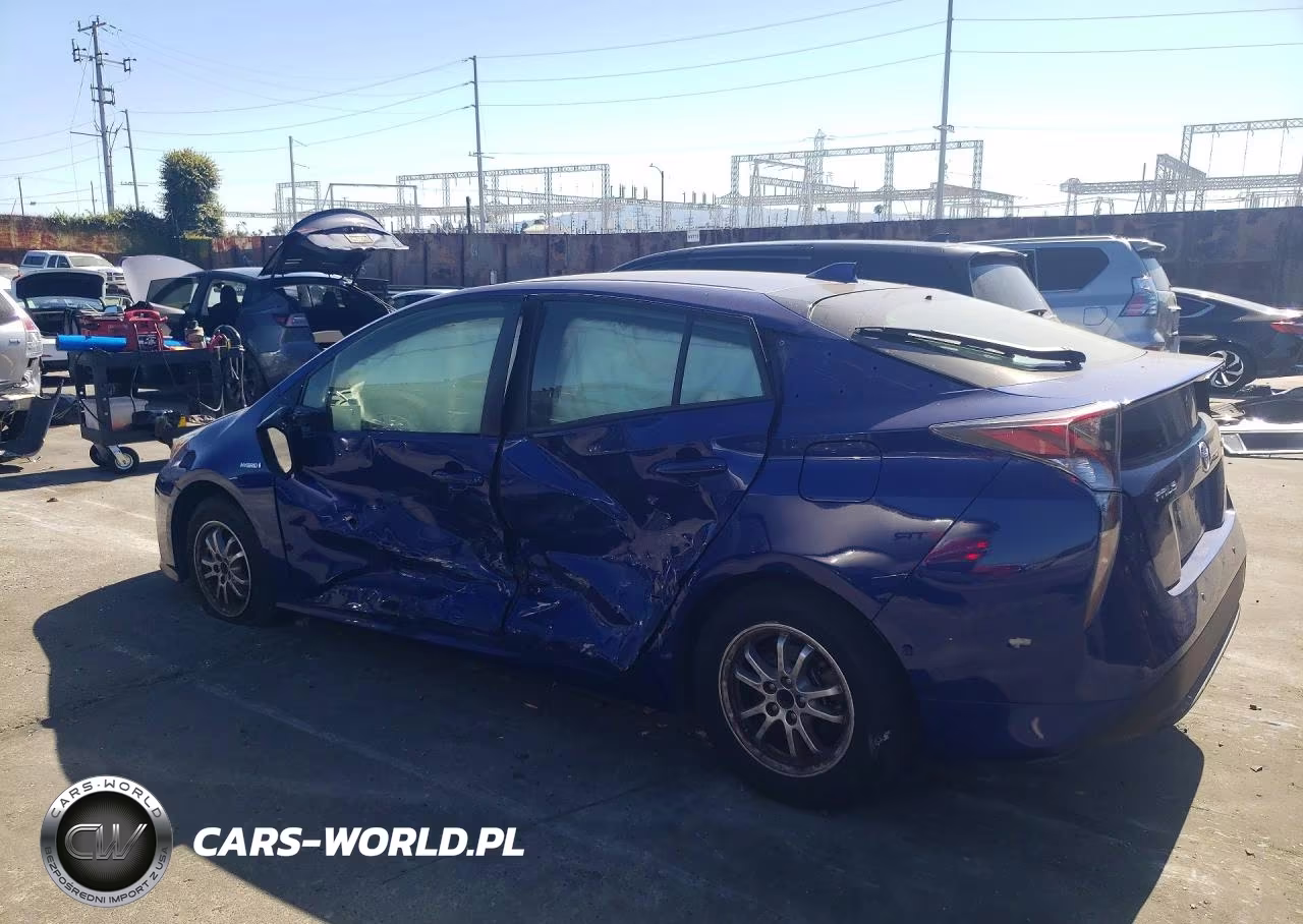2018 Toyota Prius Two VIN:JTDKBRFU2J3598111 - 2