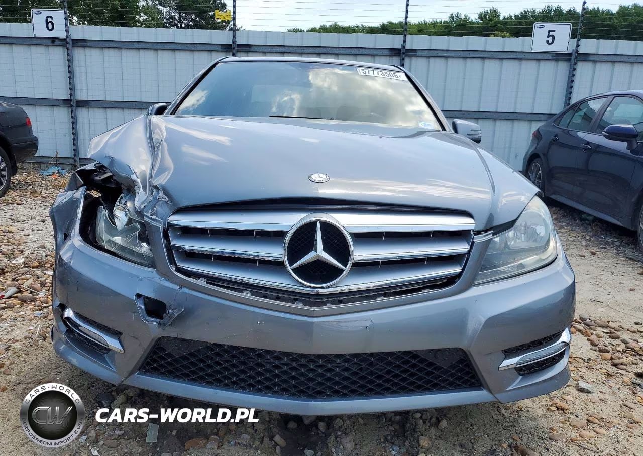 2013 Mercedes-Benz C 300 4Matic VIN:WDDGF8AB0DG020506 - 5