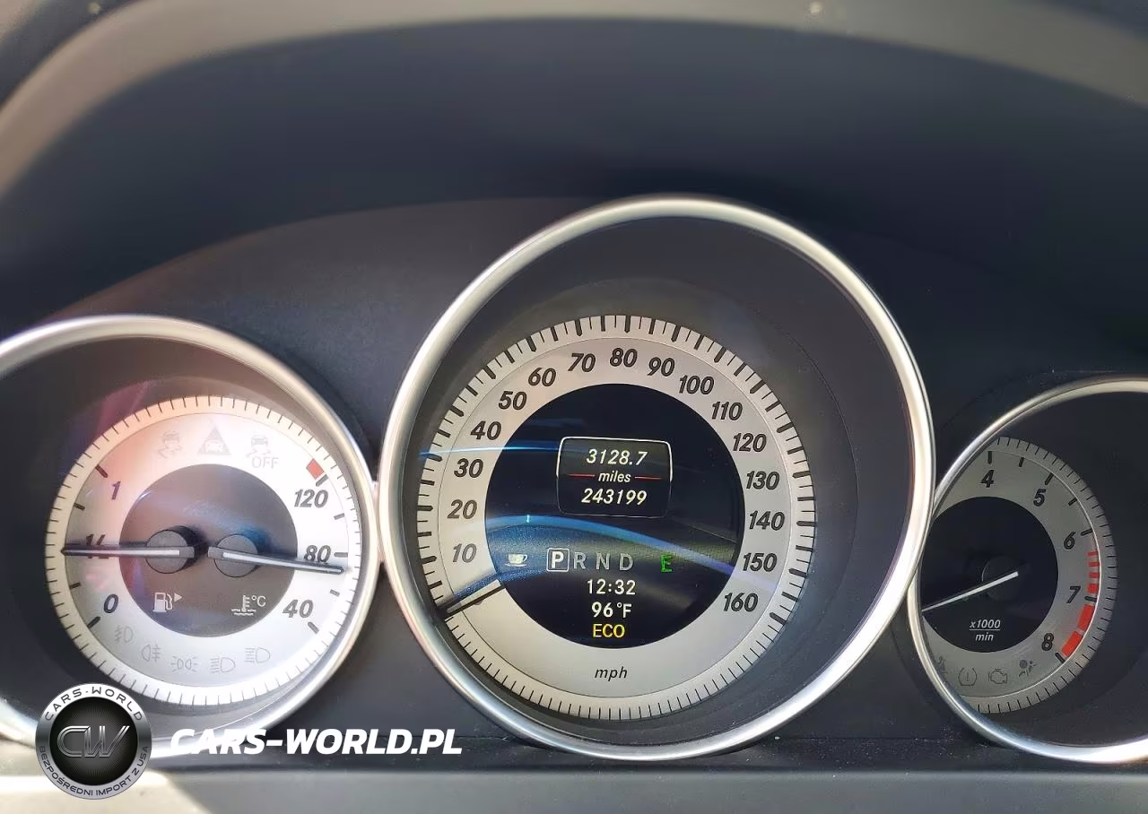 2013 Mercedes-Benz C 300 4Matic VIN:WDDGF8AB0DG020506 - 9