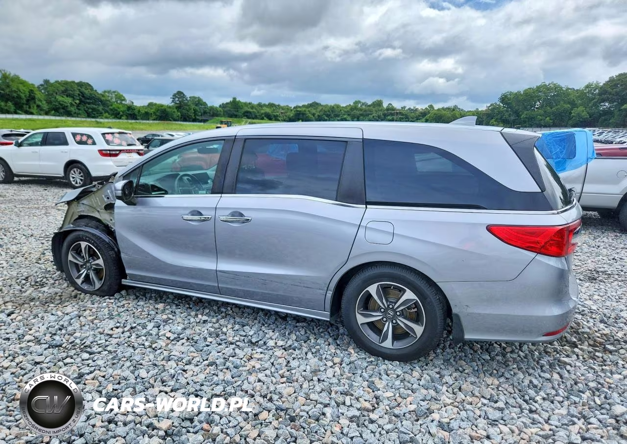 2019 Honda Odyssey Touring VIN:5FNRL6H82KB073127 - 2
