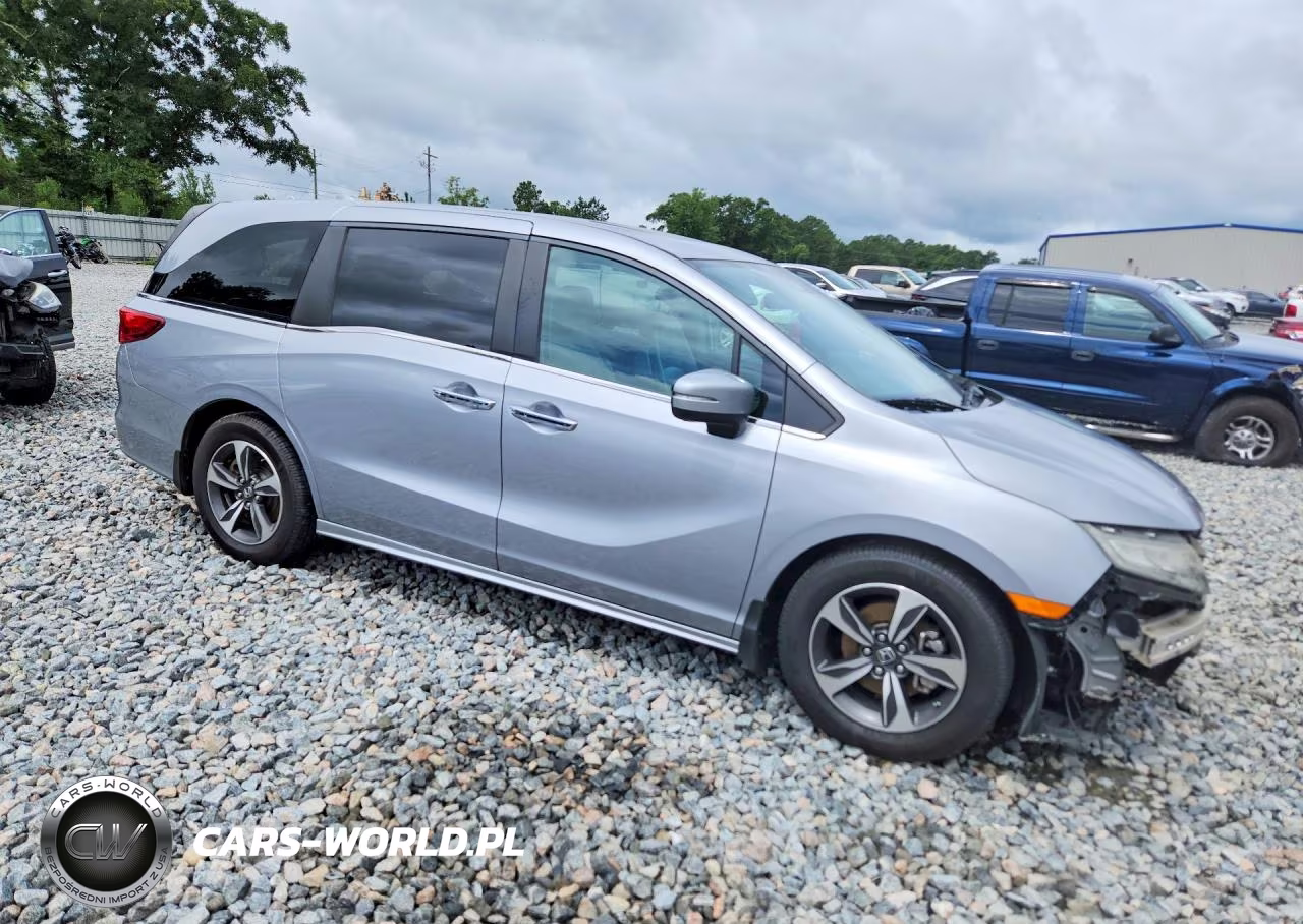 2019 Honda Odyssey Touring VIN:5FNRL6H82KB073127 - 4
