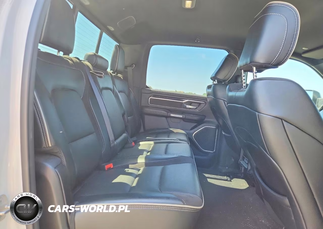 2021 Ram 1500 Laramie VIN:1C6SRFJT7MN774739 - 10