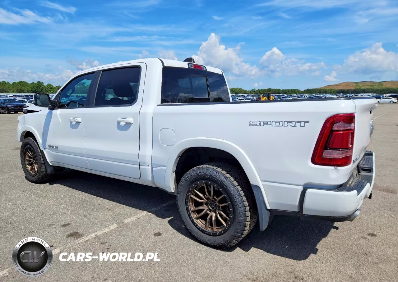 2021 Ram 1500 Laramie VIN:1C6SRFJT7MN774739 - 2