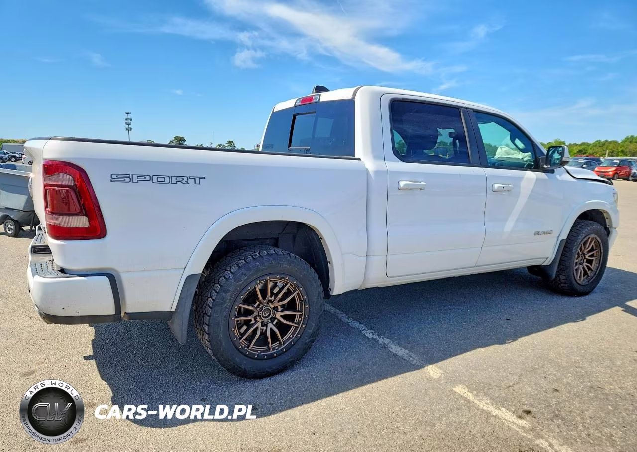 2021 Ram 1500 Laramie VIN:1C6SRFJT7MN774739 - 3