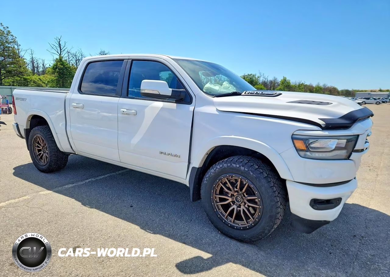 2021 Ram 1500 Laramie VIN:1C6SRFJT7MN774739 - 4