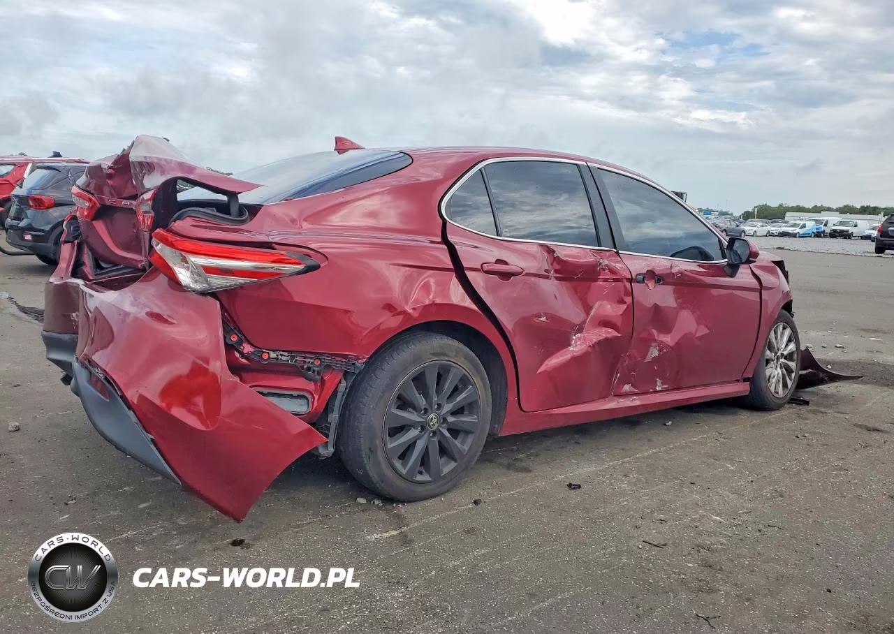 2020 Toyota Camry Le VIN:4T1C11AK2LU384145 - 3