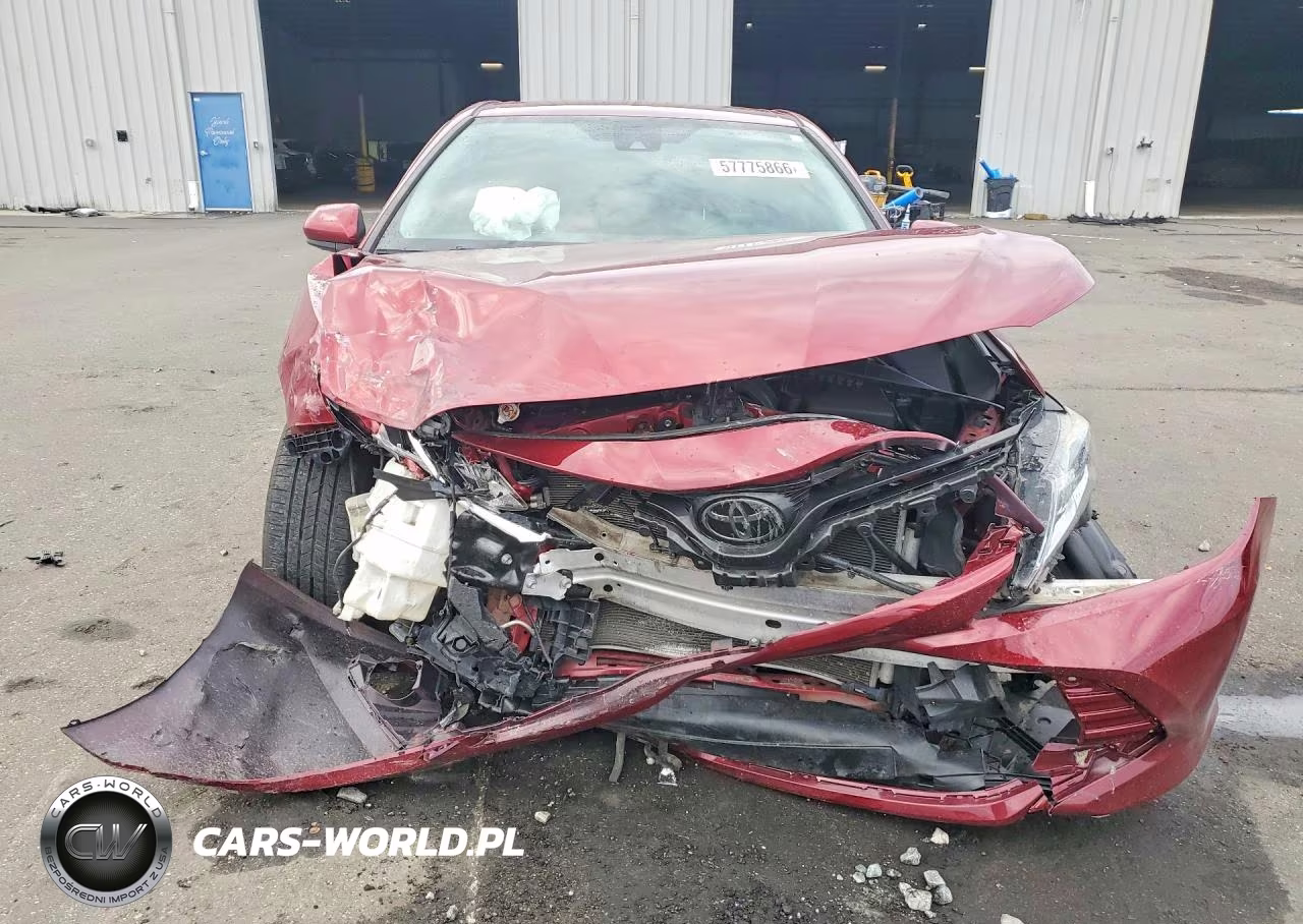 2020 Toyota Camry Le VIN:4T1C11AK2LU384145 - 5