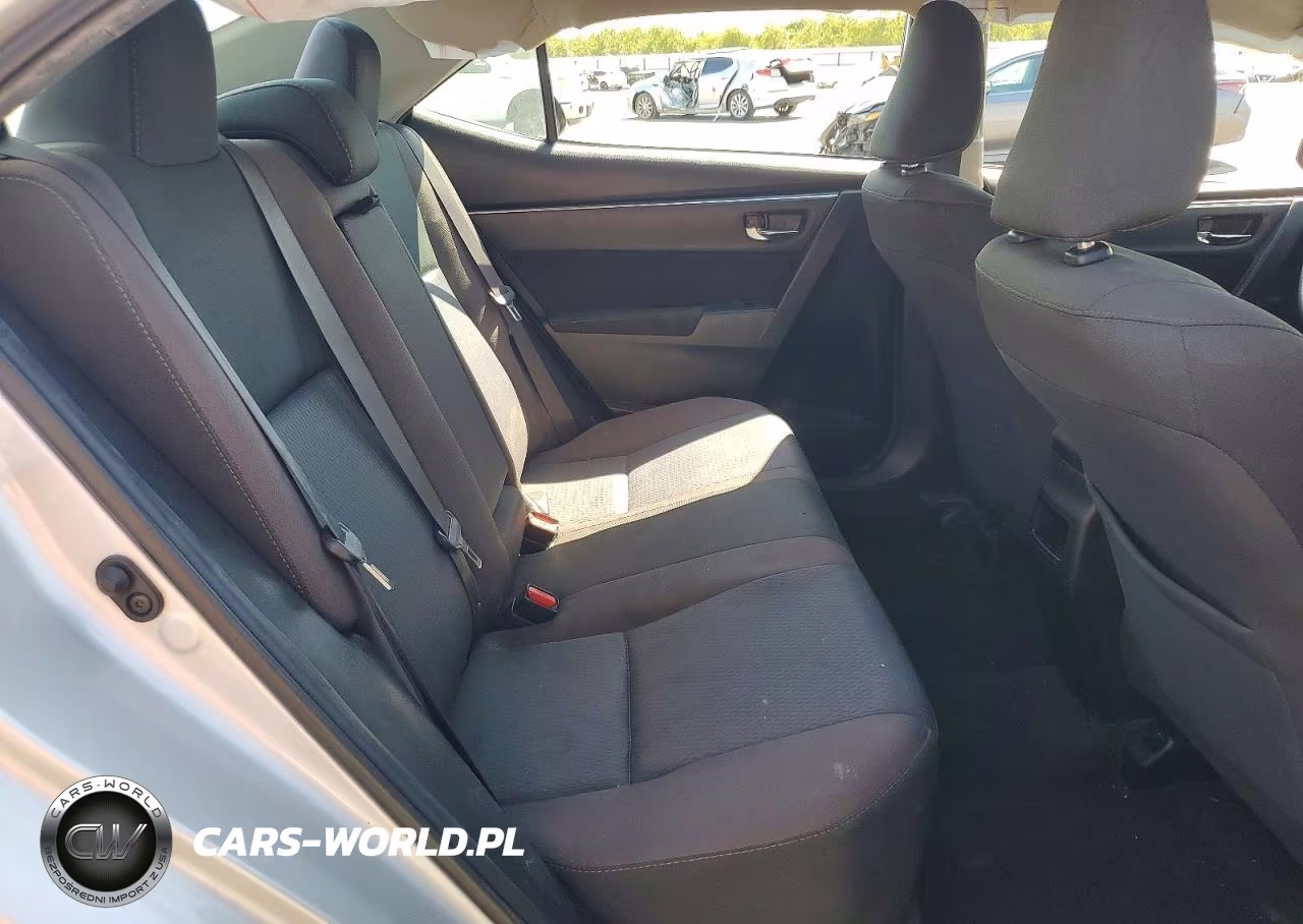 2018 Toyota Corolla Le VIN:5YFBURHE6JP826781 - 10