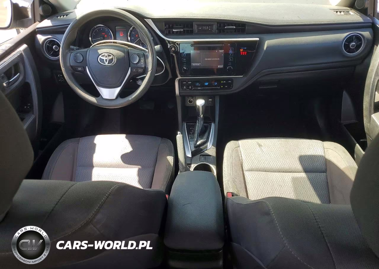 2018 Toyota Corolla Le VIN:5YFBURHE6JP826781 - 8