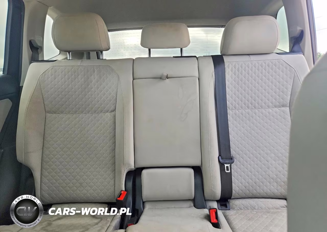 2019 Volkswagen Tiguan S VIN:3VV1B7AX4KM173685 - 10