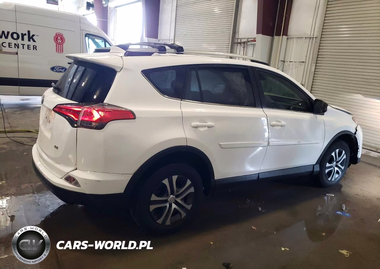 2017 Toyota Rav4 Le VIN:JTMZFREVXHJ711032 - 3