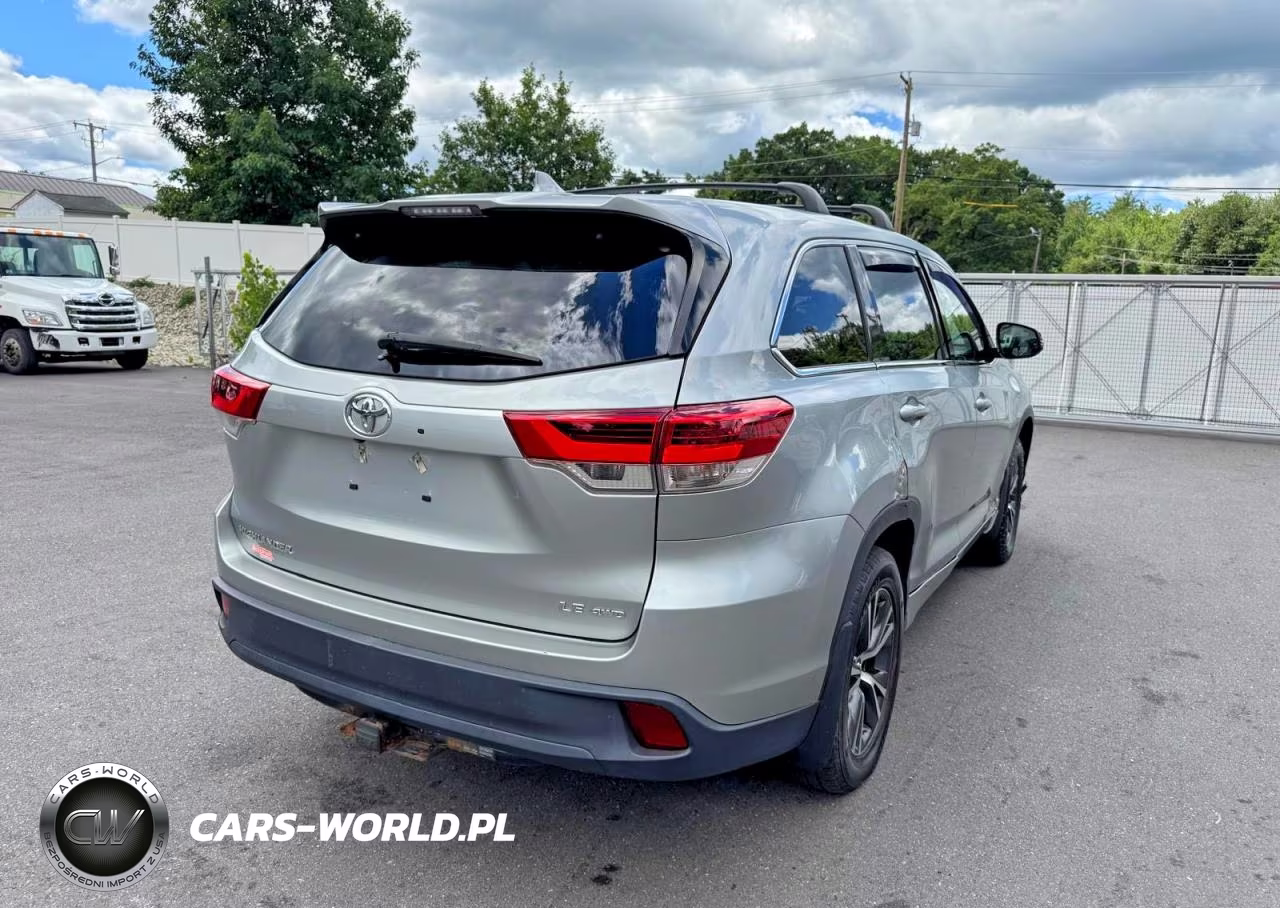 2017 Toyota Highlander Le Plus VIN:5TDBZRFH9HS367178 - 3