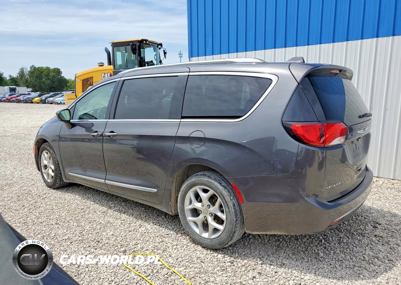 2017 Chrysler Pacifica Touring L Plus VIN:2C4RC1EG4HR850693 - 2