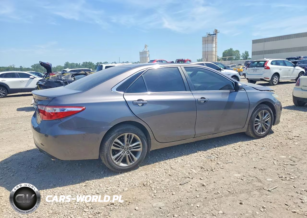2015 Toyota Camry Se VIN:4T1BF1FK2FU941775 - 3