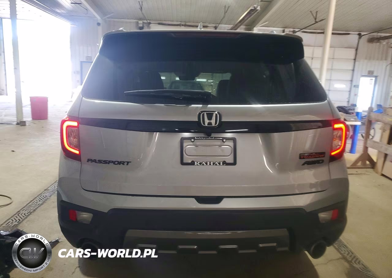 2024 Honda Passport VIN:5FNYF8H69RB004572 - 6