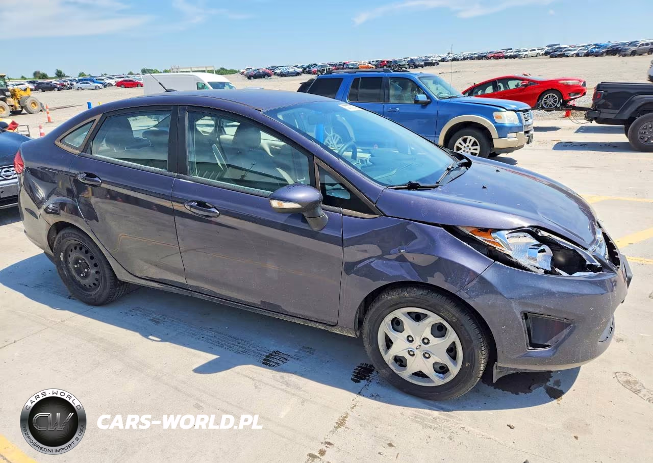 2013 Ford Fiesta Se VIN:3FADP4BJ4DM167044 - 4