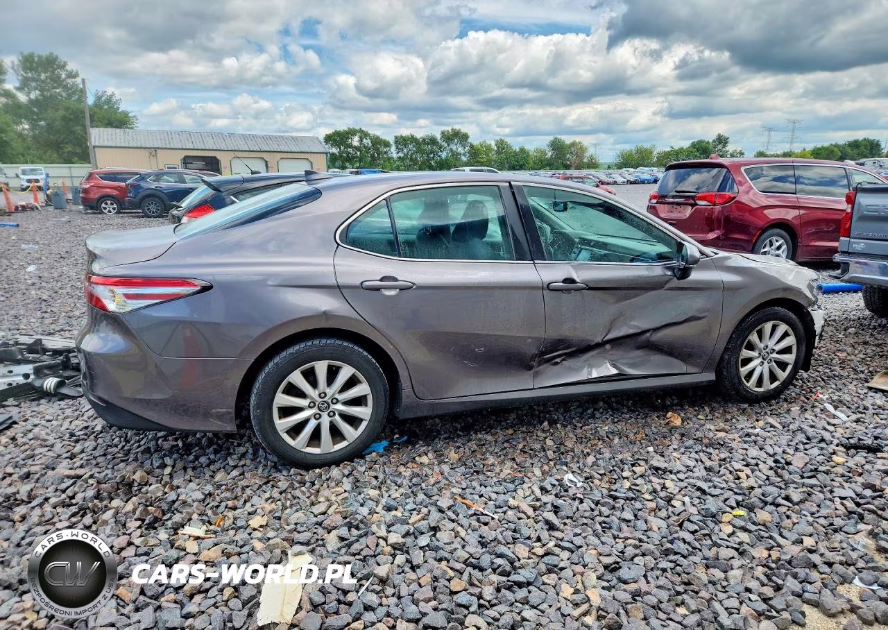 2020 Toyota Camry Le VIN:4T1L11AK7LU910267 - 3