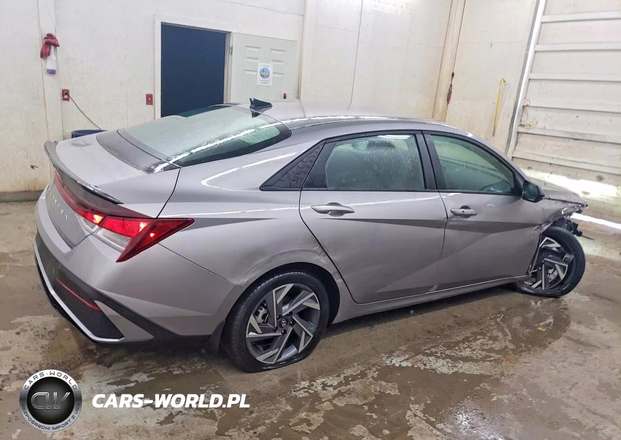 2025 Hyundai Elantra Sel Sport VIN:KMHLM4DG4SU050939 - 3