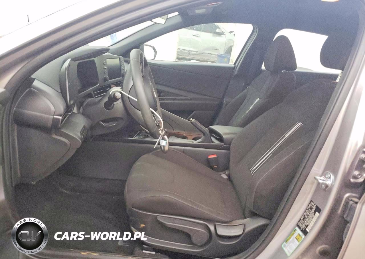 2025 Hyundai Elantra Sel Sport VIN:KMHLM4DG4SU050939 - 7