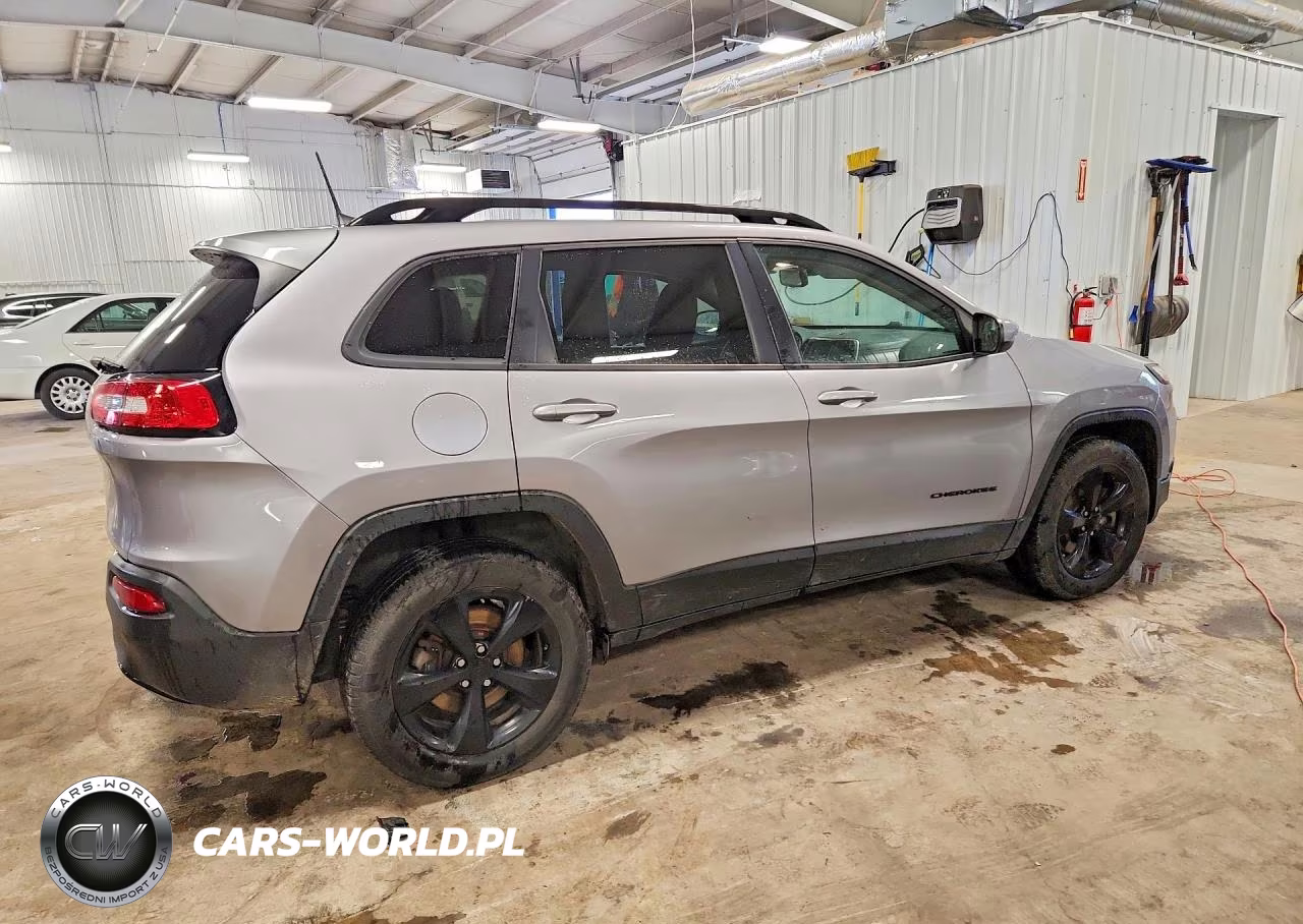 2018 Jeep Cherokee Latitude VIN:1C4PJMCX4JD576082 - 3