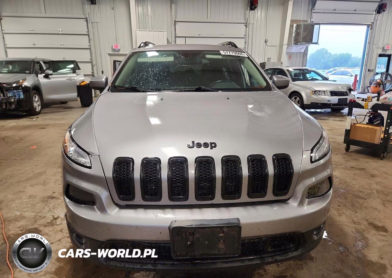 2018 Jeep Cherokee Latitude VIN:1C4PJMCX4JD576082 - 5
