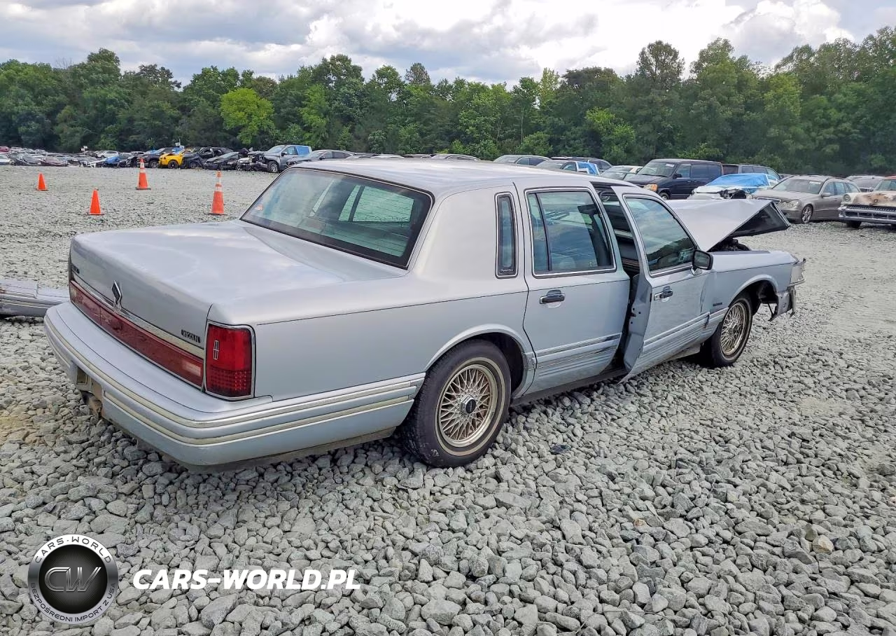 1994 Lincoln Town Car Signature VIN:1LNLM82W2RY767022 - 3