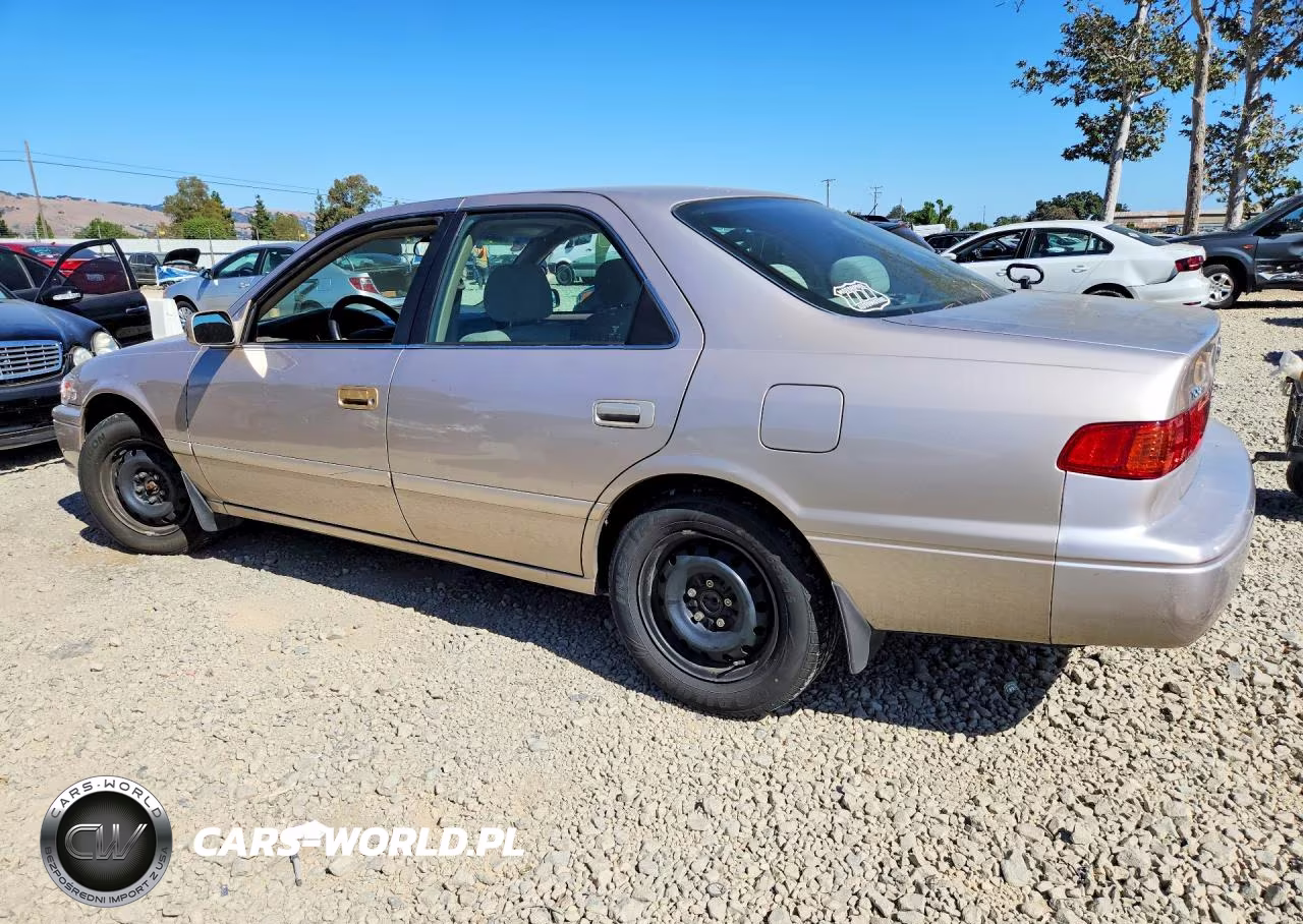 2001 Toyota Camry Le VIN:4T1BG22K81U847384 - 2