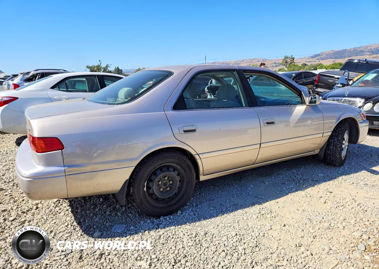 2001 Toyota Camry Le VIN:4T1BG22K81U847384 - 3