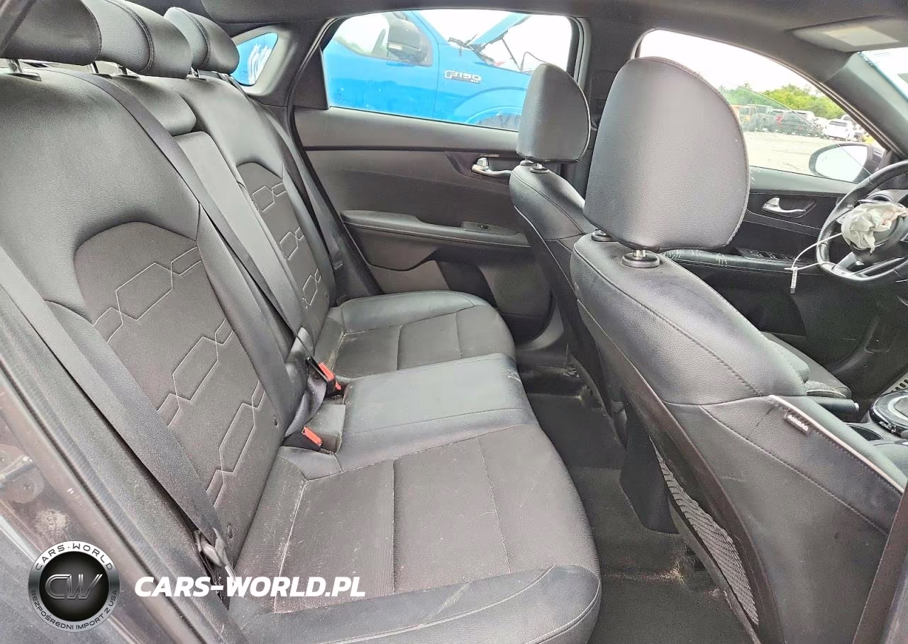 2021 Kia Forte Gt Line VIN:3KPF34AD0ME398916 - 10