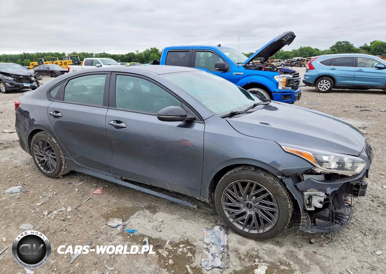 2021 Kia Forte Gt Line VIN:3KPF34AD0ME398916 - 4