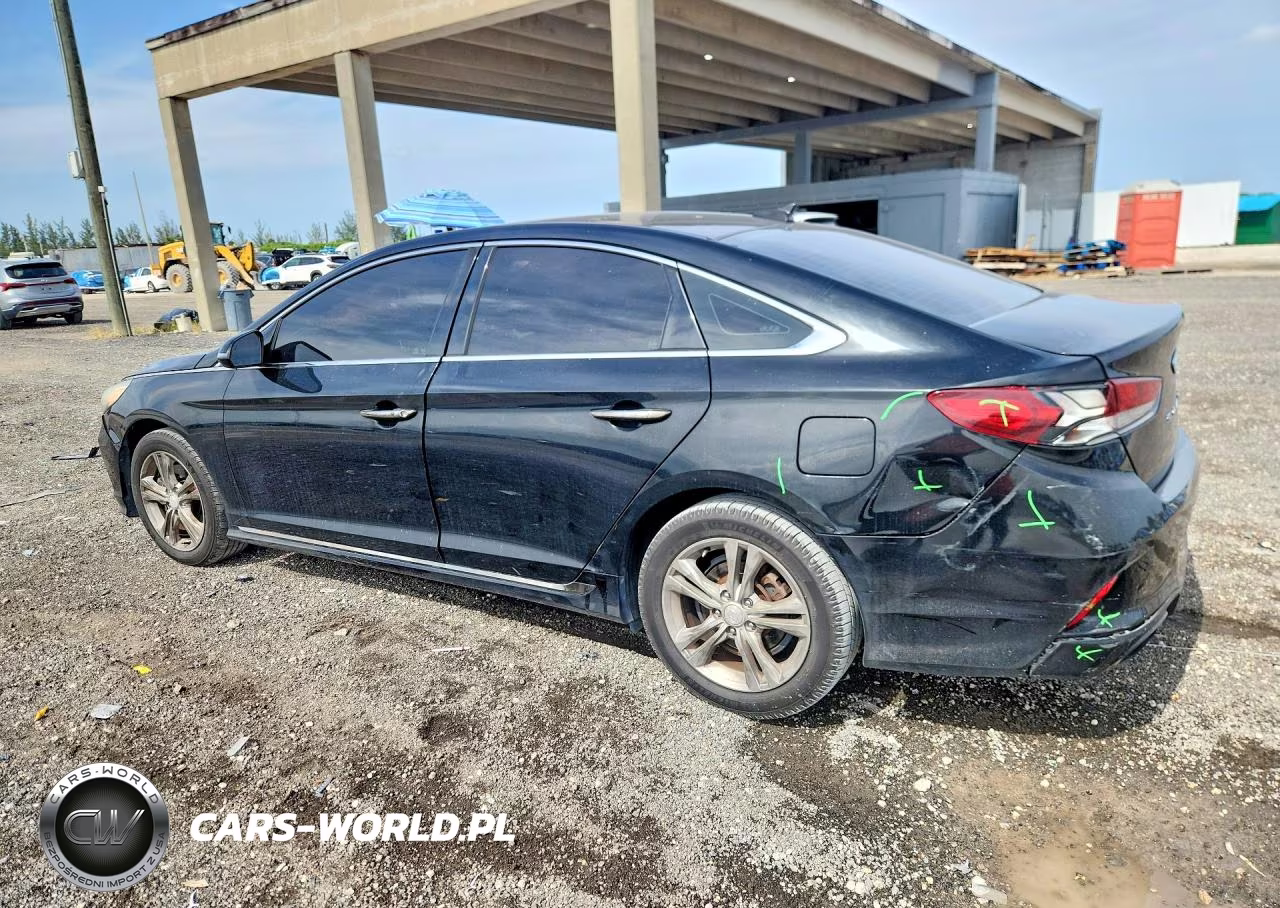 2018 Hyundai Sonata Sport+ VIN:5NPE34AF4JH701104 - 2