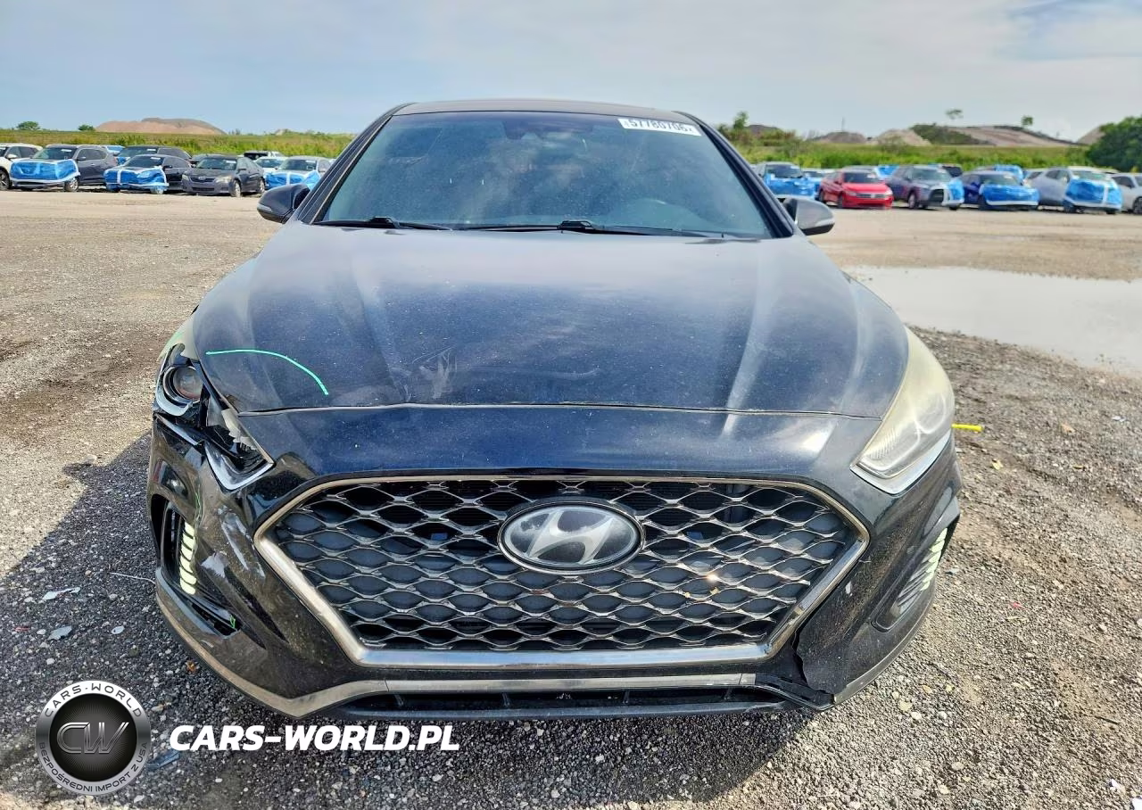 2018 Hyundai Sonata Sport+ VIN:5NPE34AF4JH701104 - 5