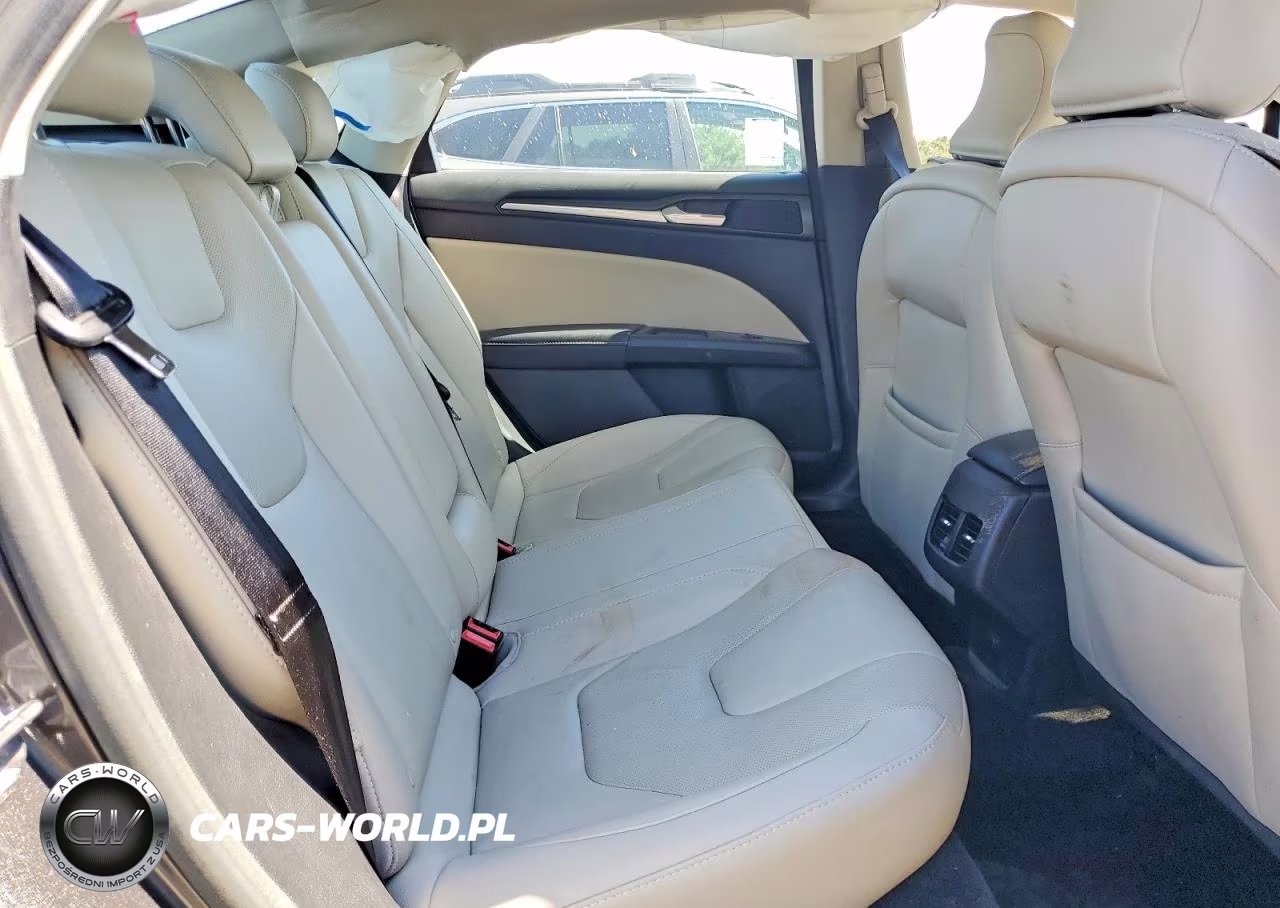 2018 Ford Fusion Titanium VIN:3FA6P0D98JR168460 - 10
