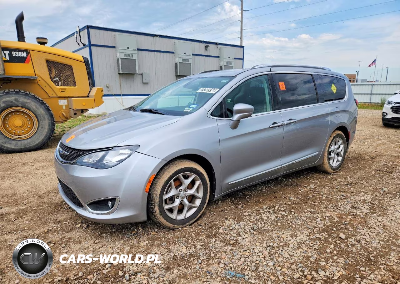 2018 Chrysler Pacifica Touring L Plus
