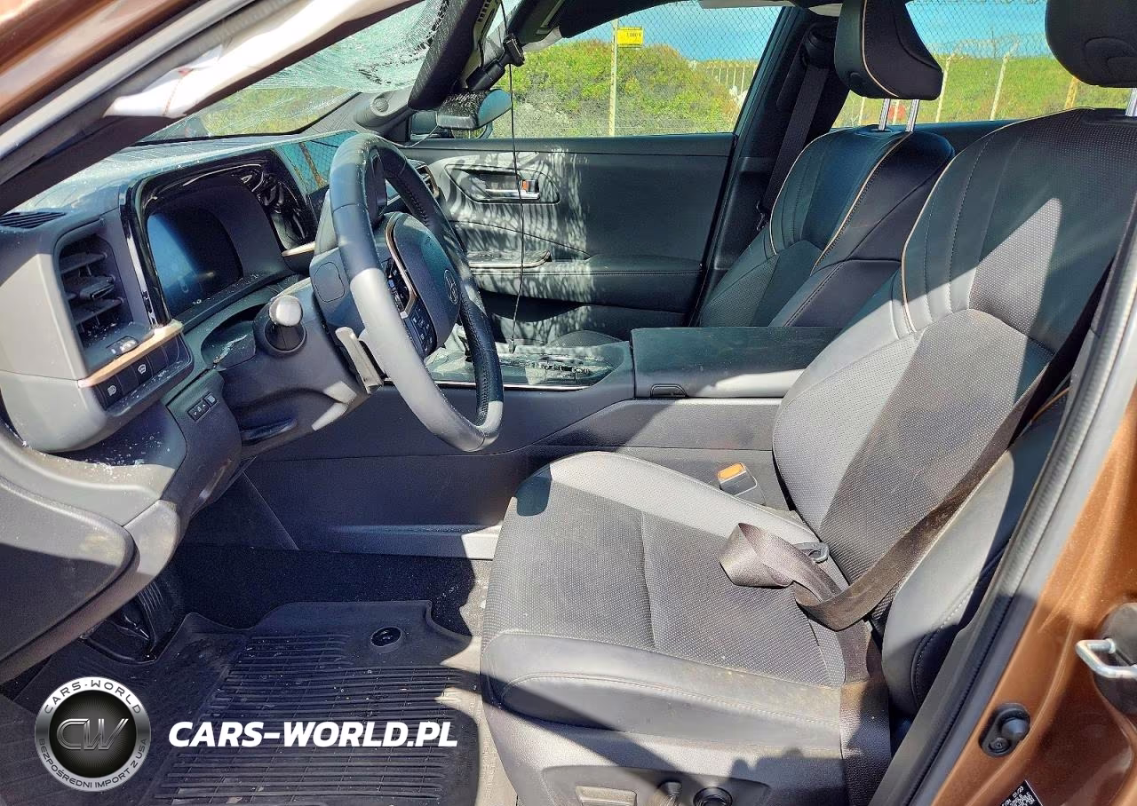 2023 Toyota Crown Platinum VIN:JTDAFAAF3P3000188 - 7