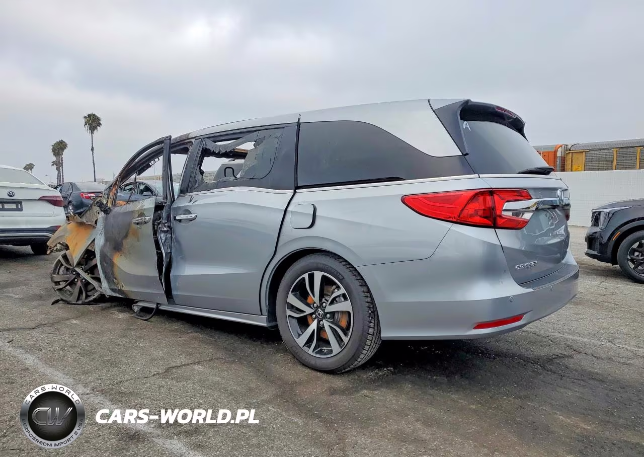 2018 Honda Odyssey Elite VIN:5FNRL6H98JB010430 - 2