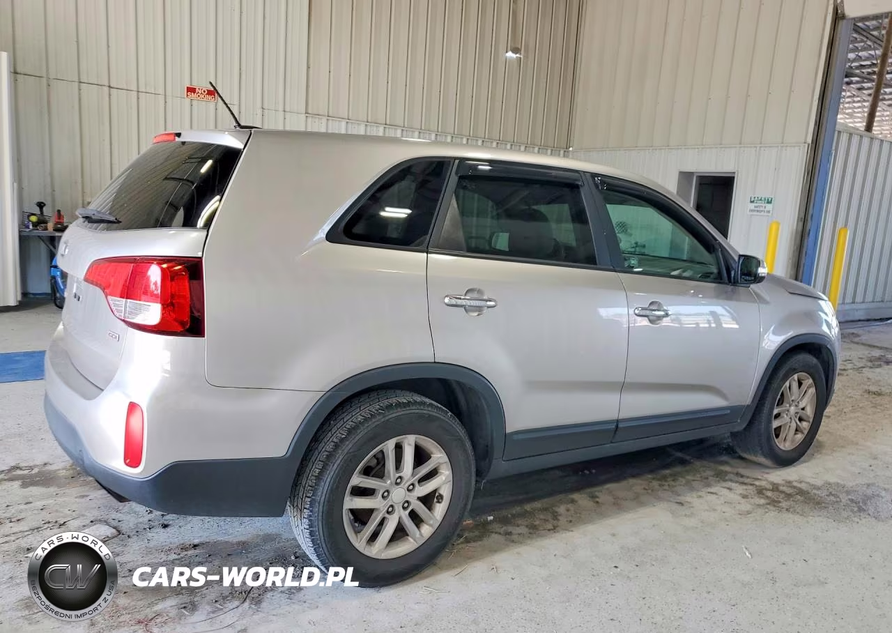 2015 Kia Sorento Lx VIN:5XYKT3A61FG621447 - 3
