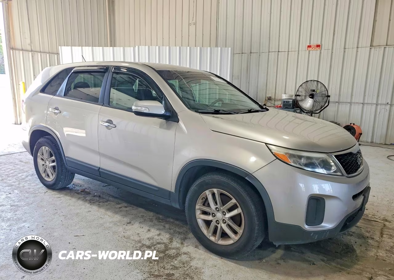 2015 Kia Sorento Lx VIN:5XYKT3A61FG621447 - 4