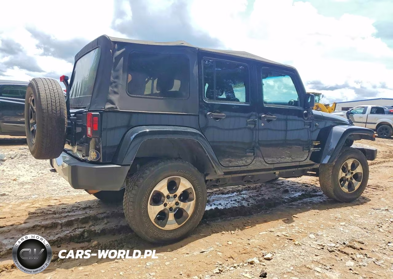 2012 Jeep Wrangler Unlimited Sahara VIN:1C4HJWEG7CL124729 - 3