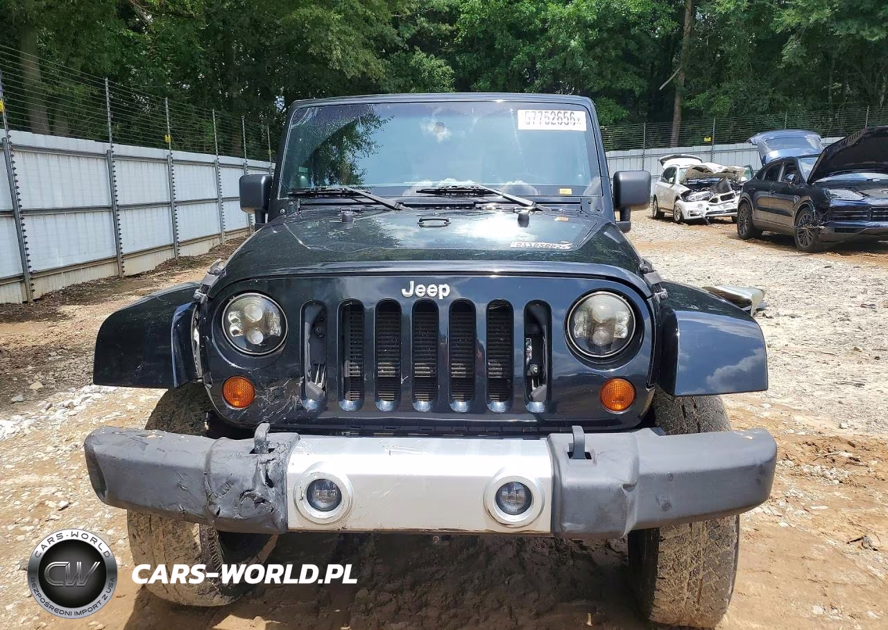 2012 Jeep Wrangler Unlimited Sahara VIN:1C4HJWEG7CL124729 - 5