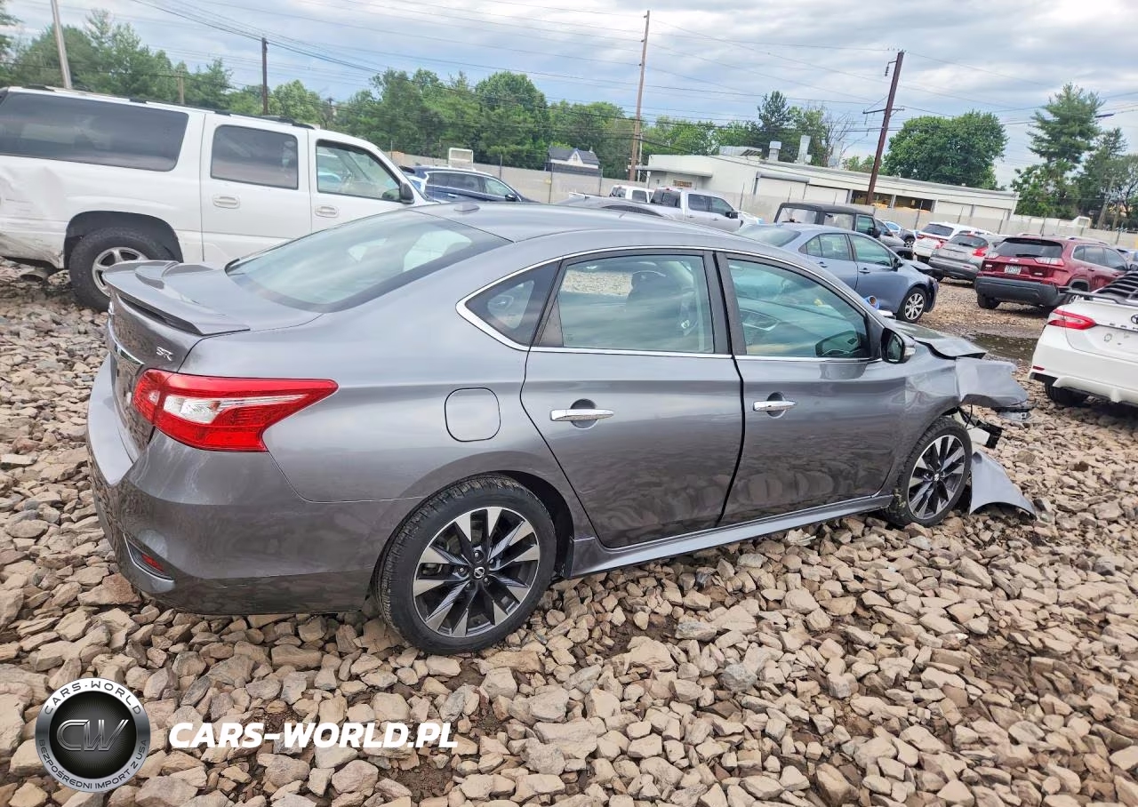2017 Nissan Sentra Sr VIN:3N1AB7AP6HY332953 - 3