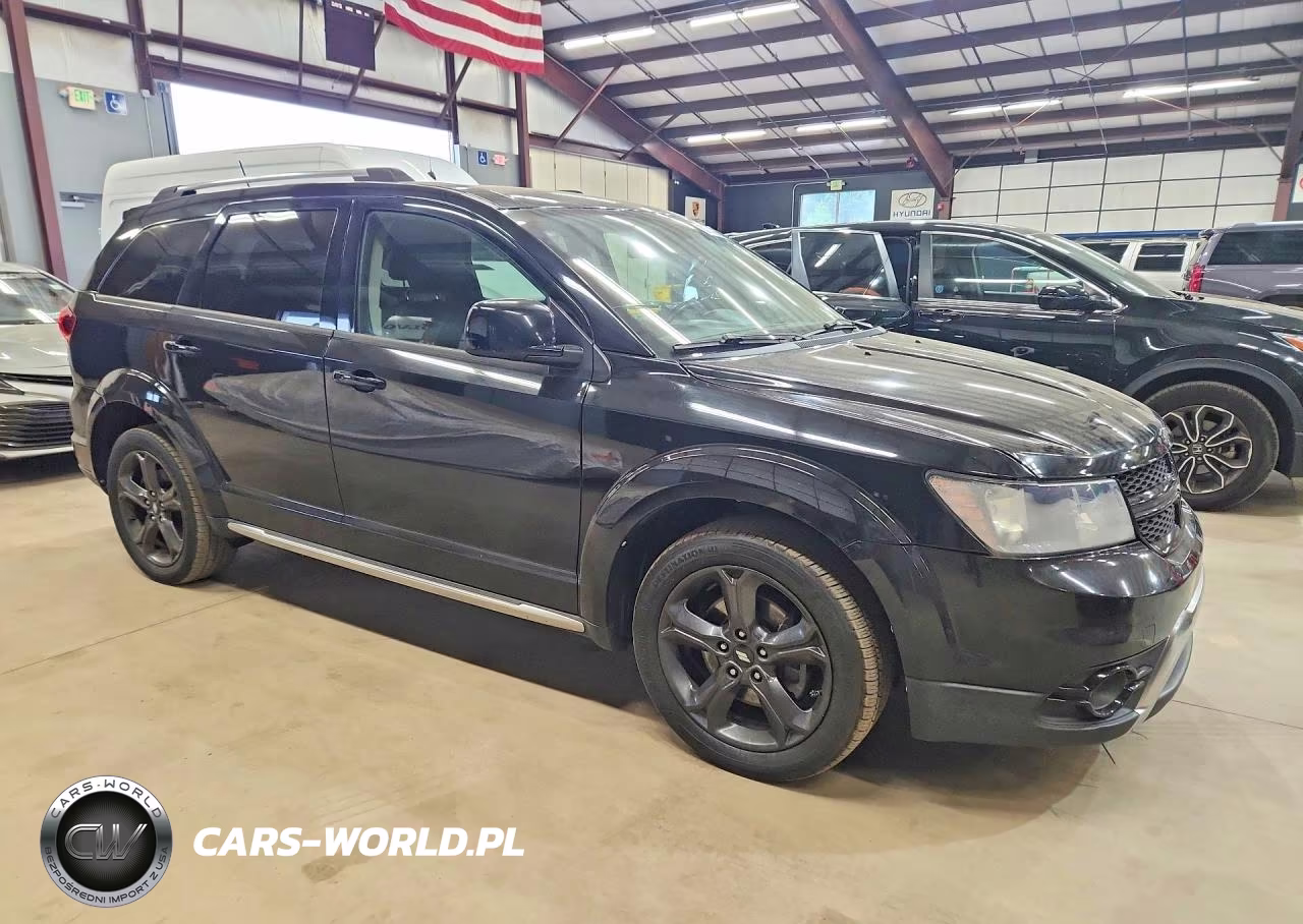 2019 Dodge Journey Crossroad VIN:3C4PDCGG4KT716722 - 4