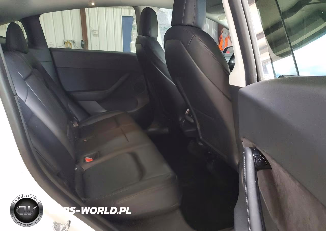 2020 Tesla Model Y VIN:5YJYGDEE8LF041489 - 10