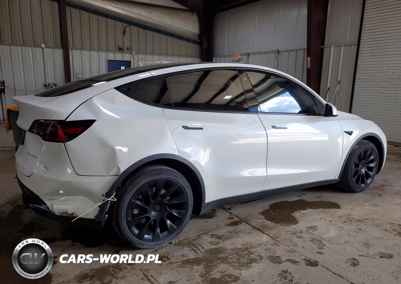 2020 Tesla Model Y VIN:5YJYGDEE8LF041489 - 3